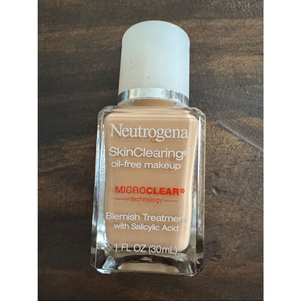 Neutrogena Oil-Free Makeup Foundation - 40 Nude